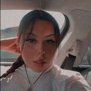 Meet your Posher, Anika